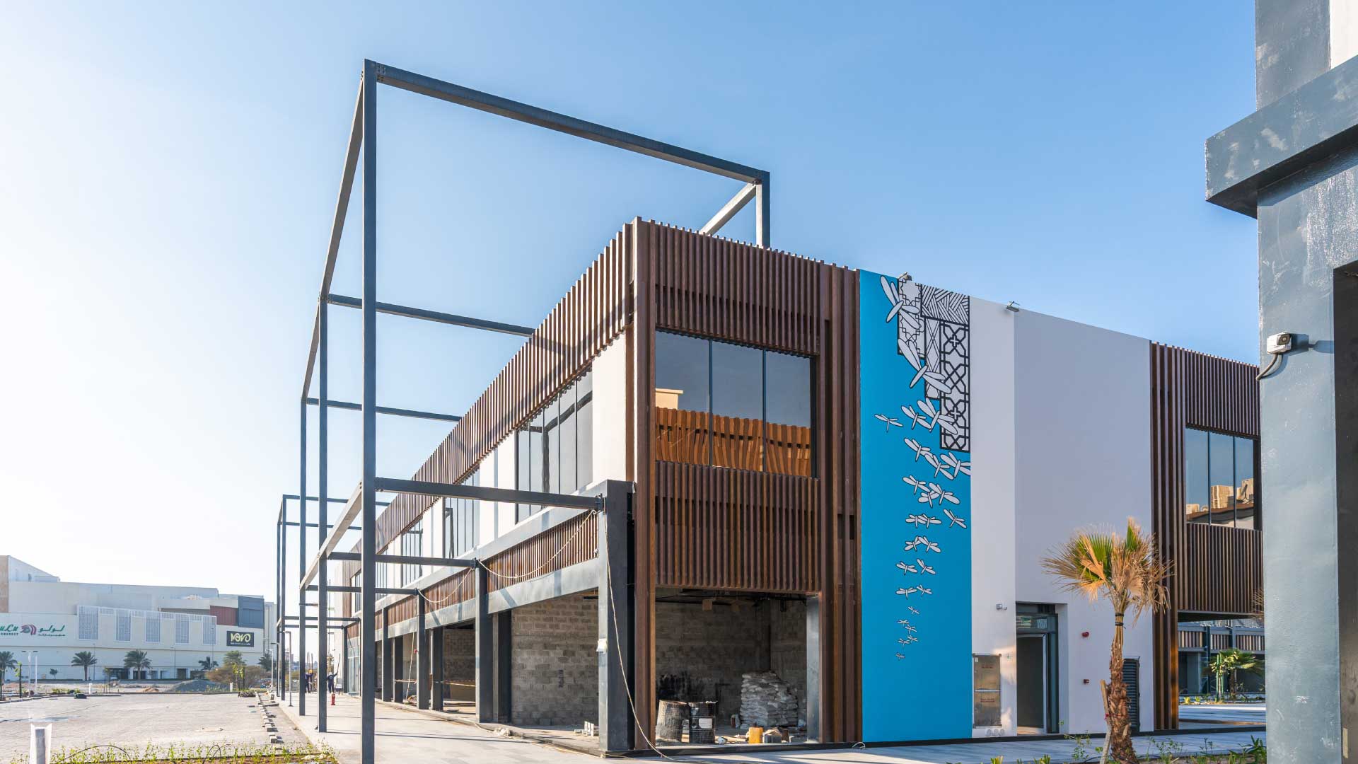 Al Nahdi Walk interior